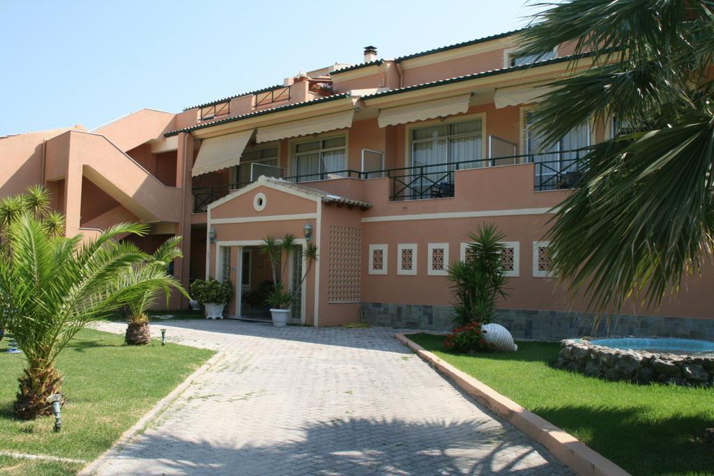 Christina Hotel Месонги Экстерьер фото